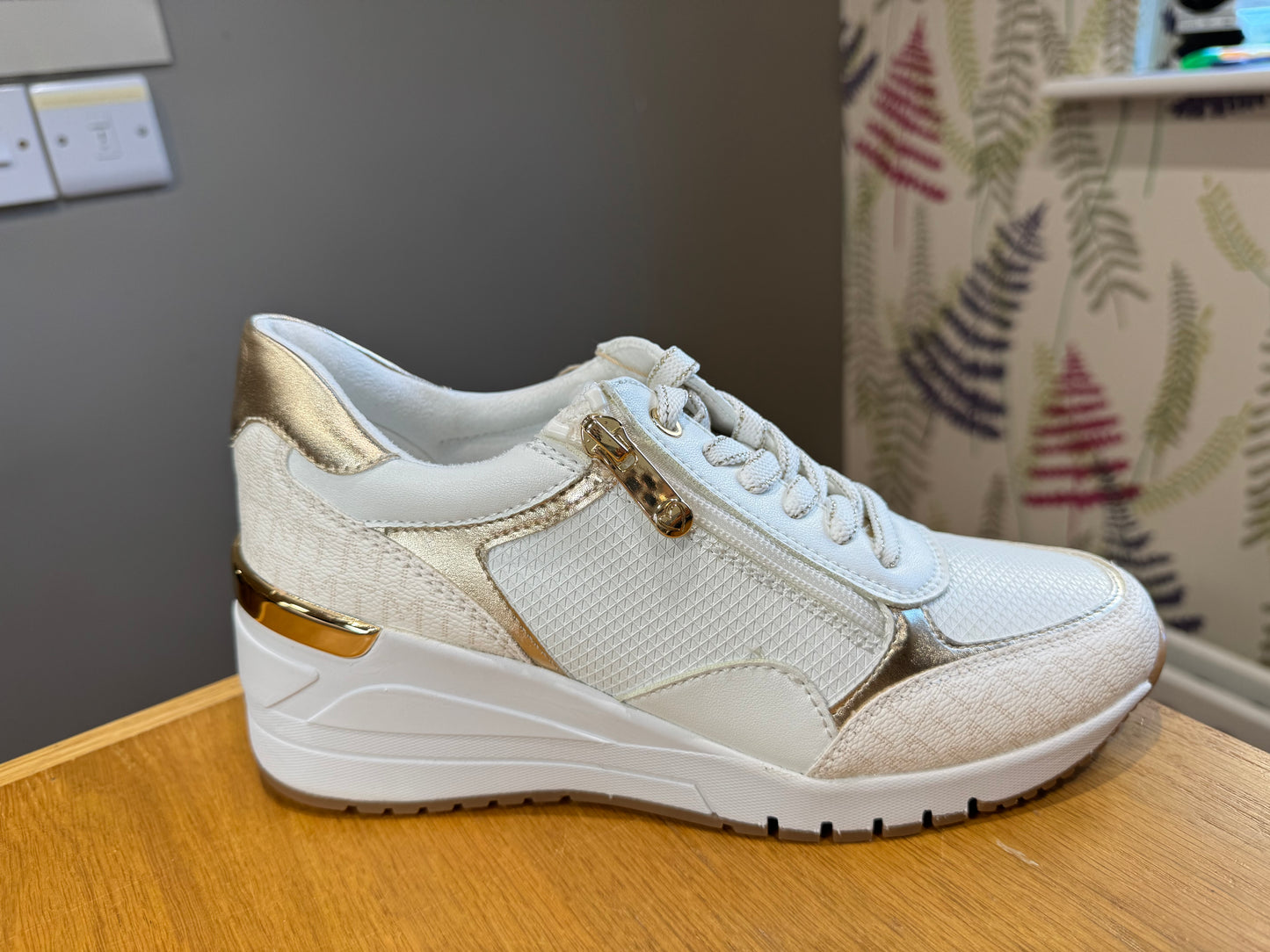 Marco Tozzi White/Gold Wedge Trainer