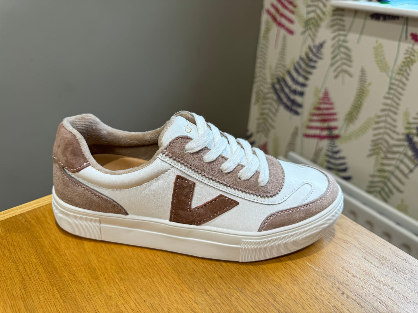 Drilleys Eighty White/Blush Trainer